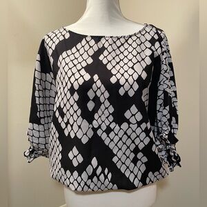 New York and Company women’s blouse - size M